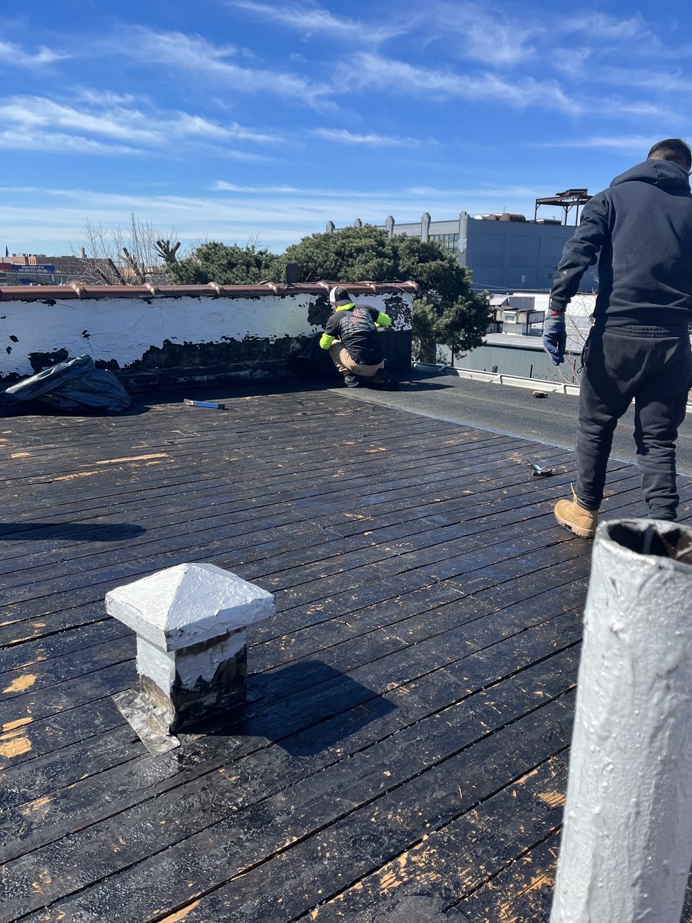 急修屋顶漏雨,漏水,清理水槽,诊断各类屋顶问题 长岛屋顶维修 急修屋顶漏雨,漏水,清理水槽,诊断各类屋顶问题 长岛屋顶维修